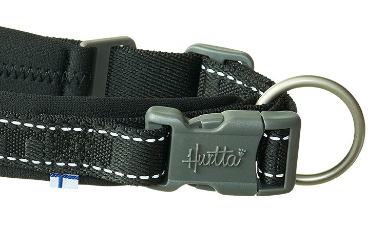 There's a lot to love about our attention to detail, including quick-snap buckles for easy-on, easy-off dressing, soft-yet-strong fabrics, comfortable, waterproof neoprene padding, durable metal leash rings and bright 3M reflectors for better visibility in busy urban areas at night. 